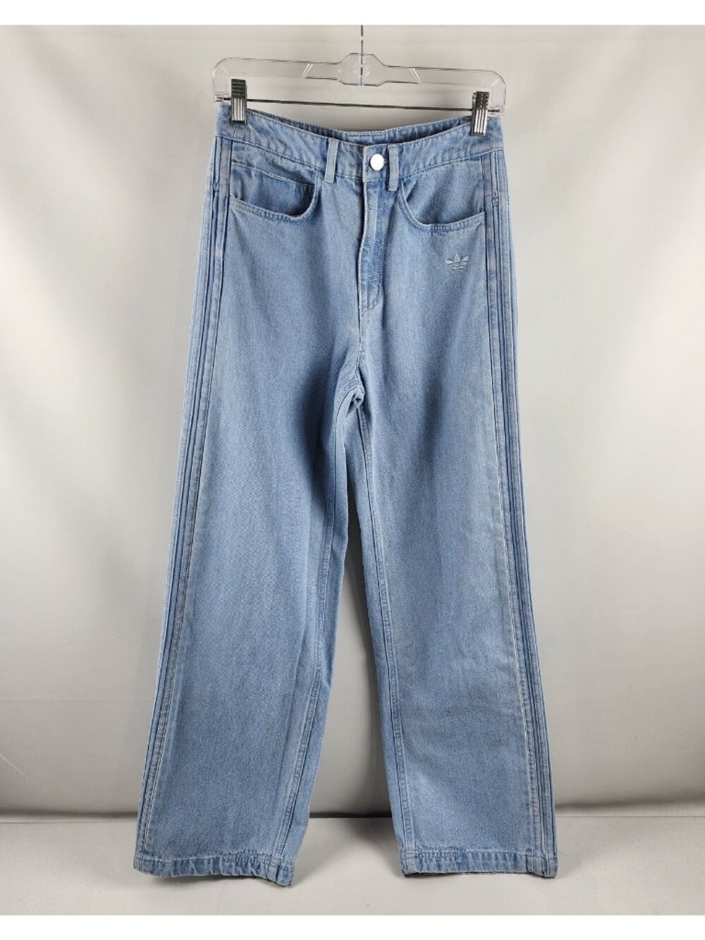 adidas Originals Jeans Women LT Blue Essentials Denim (25x30) Pants JD4757 NWT